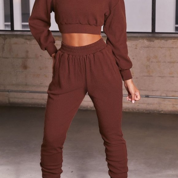 COPY - COPY - Women's Crop Top and Jogger Pants S… - Picture 2 of 4